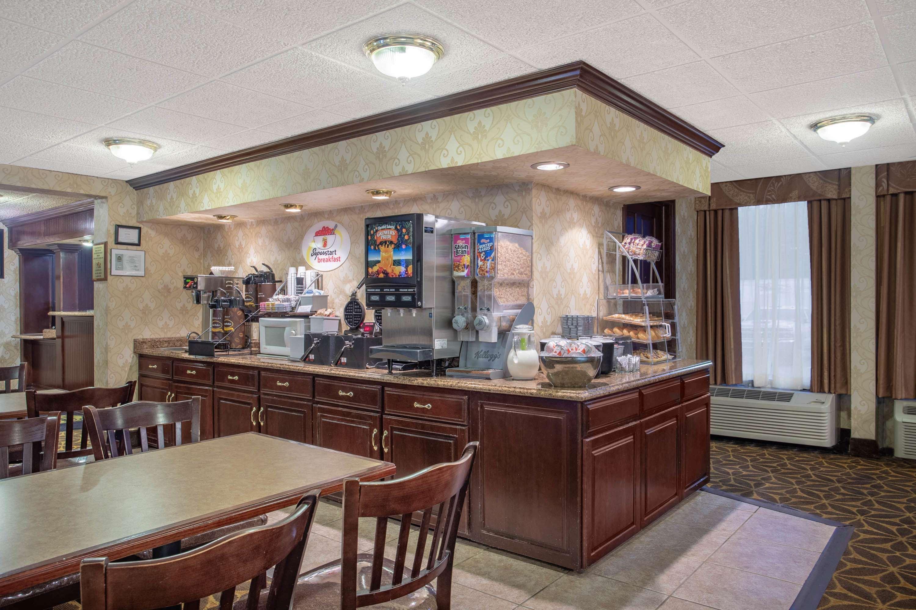 Hotel Super 8 By Wyndham Erie/I 90 Esterno foto