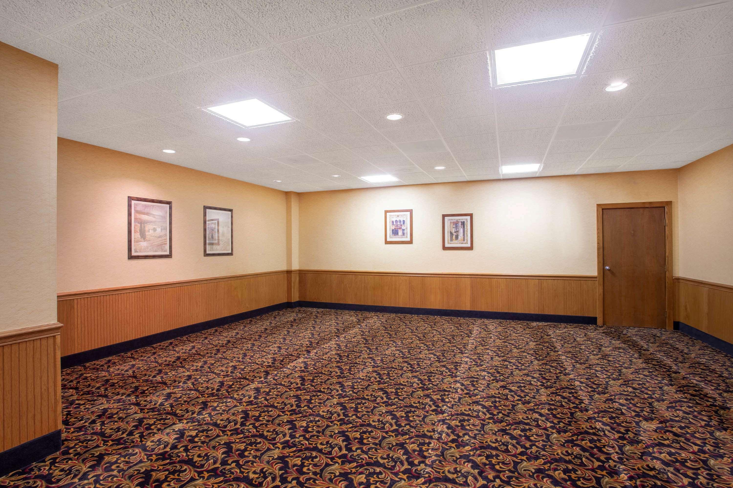 Hotel Super 8 By Wyndham Erie/I 90 Esterno foto