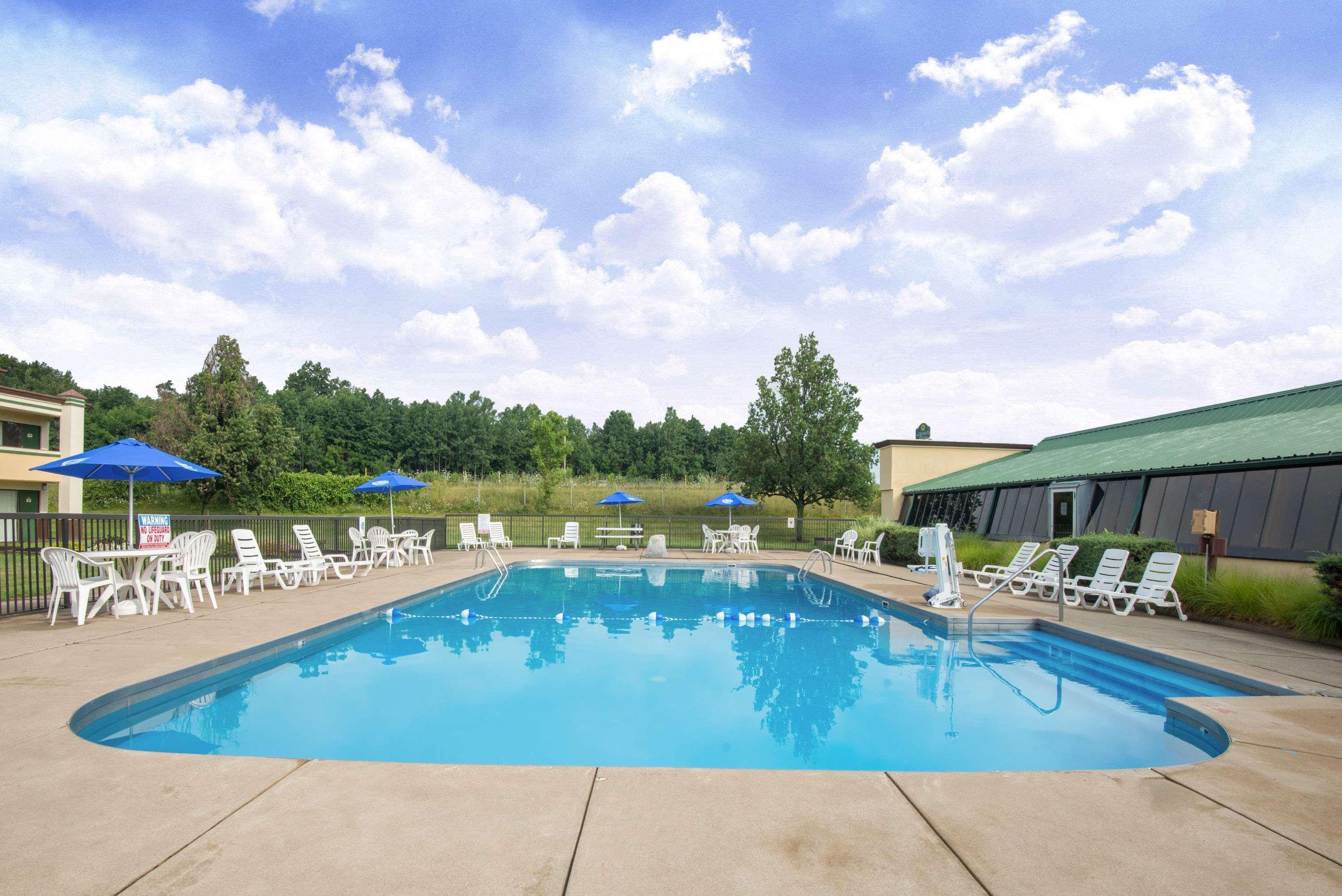 Hotel Super 8 By Wyndham Erie/I 90 Esterno foto