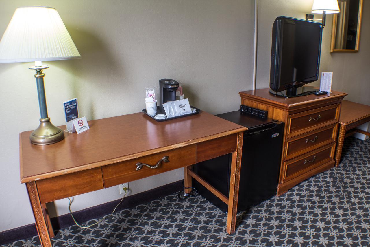 Hotel Super 8 By Wyndham Erie/I 90 Esterno foto