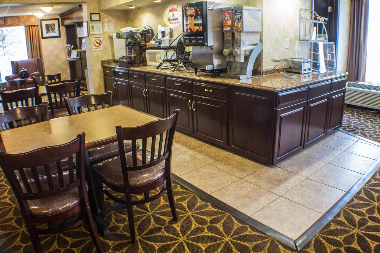 Hotel Super 8 By Wyndham Erie/I 90 Esterno foto