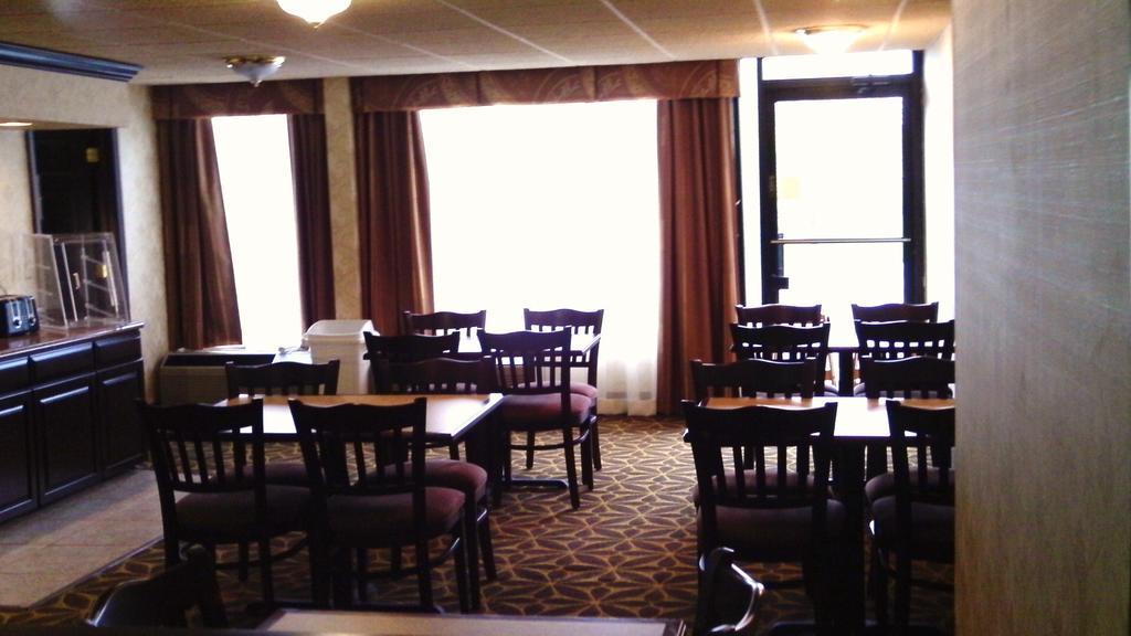 Hotel Super 8 By Wyndham Erie/I 90 Esterno foto